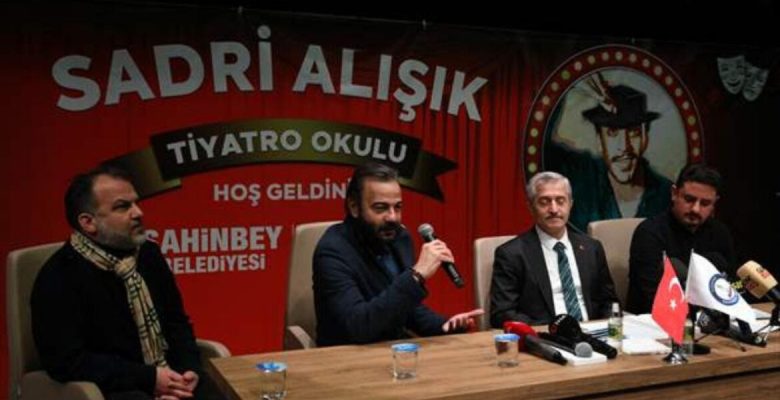 Gaziantep’te Sadri Alışık Tiyatro Okulu Açıldı