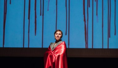 Rosa Luxemburg’u Sahneye Taşıyan Jülide Kural: