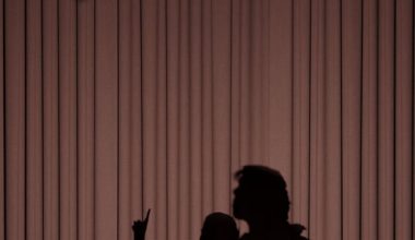 Nushu Tiyatro’nun İlk Oyunu “Bir Tatlı Kaşığı Çamur” Nushu Tiyatro’nun İlk Oyunu “Bir Tatlı Kaşığı Çamur”