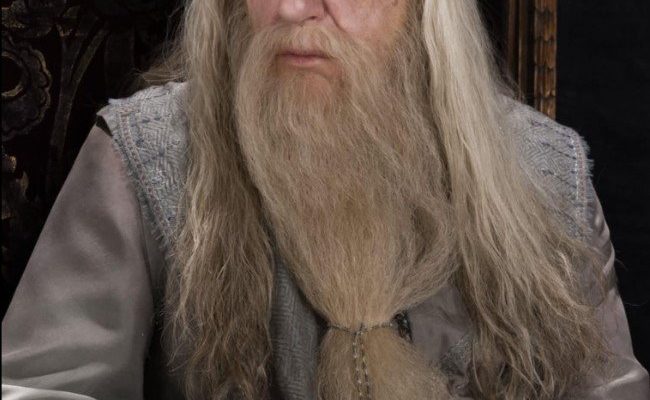 Harry Potter serisinin Dumbledore’u Michael Gambon hayatını kaybetti