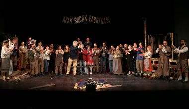 Eskişehir Şehir Tiyatroları, Yeni Sezonu “Ayak Bacak Fabrikası” ile Açtı!