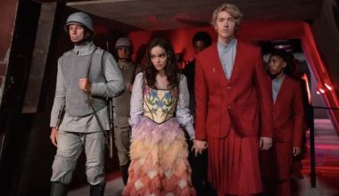 İnsan doğuştan barbar mıdır?