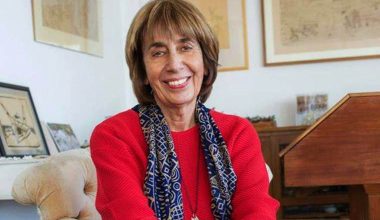 Tiyatro oyunlarıyla gündemde olan İpşiroğlu’nun yeni kitabı sahneye uyarlanmayı bekliyor: Şiddet her yerde!