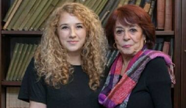 Yaşamını tiyatroya adayan usta oyuncu Suna Keskin, Yaşamını tiyatroya adayan usta oyuncu Suna Keskin,