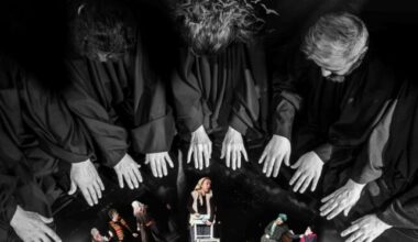 Barışa Uzanan Bir El: “Barış Ellerimizde”