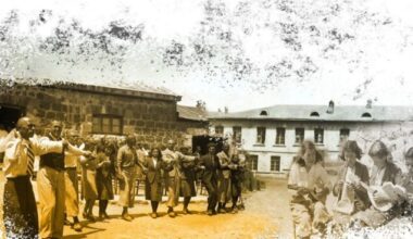 İnsanart Tiyatro’nun Yeni Oyunu “Köyün Enisdosu”