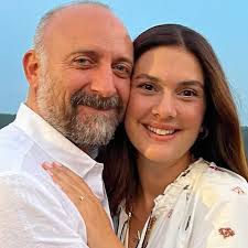 Halit Ergenç’ten çocuklarının fotoğrafını çeken muhabire: