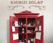 Eczanedeki Kırmızı Dolap: Hafızanın Gizli Rafları