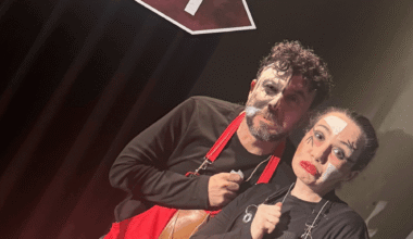 Feminist Tiyatroda 25 Yıl: Tiyatro Boyalı Kuş’tan Retrospektif Sezon Feminist Tiyatroda 25 Yıl: Tiyatro Boyalı Kuş’tan Retrospektif Sezon