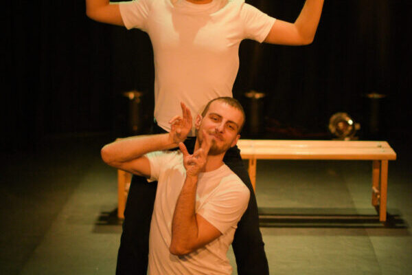 Tiyatro Zip’in “Ceviz Ağacı” Oyunu Üçüncü Sezonunu Açıyor