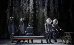 29. İstanbul Tiyatro Festivali’nden izlenimler: Tempolu bir anlatım 29. İstanbul Tiyatro Festivali’nden izlenimler: Tempolu bir anlatım