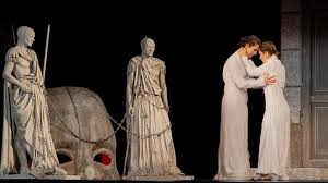 Sophokles’in Antigone’u, Bursa Şehir Tiyatrosu’yla sahnede: