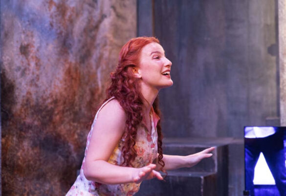 İstanbul Devlet Tiyatrosu’nun Yeni Oyunu İstanbul Devlet Tiyatrosu’nun Yeni Oyunu