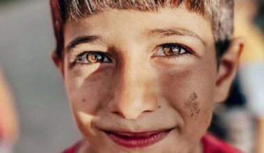 GÖZLERİM O ÇOCUĞU ARAR !