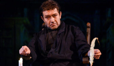 Ankara Devlet Tiyatrosu Yapımı “Faust” AKM Sahnesinde!