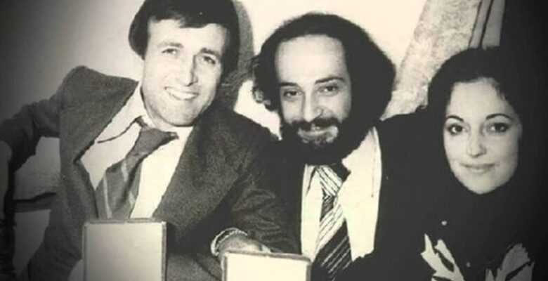 Ya Mavisinde Bir Çiçeğin Ya Pembesinde: Ya Mavisinde Bir Çiçeğin Ya Pembesinde: