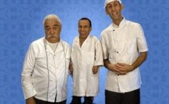 Gözlerinde Işıklarla Ayrılmıştı.