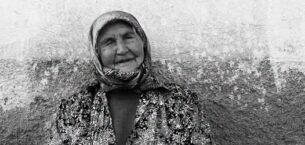 EVRENİN DİLİNİ ÖĞRENMİŞ BİLGE YAŞLILARIMIZ
