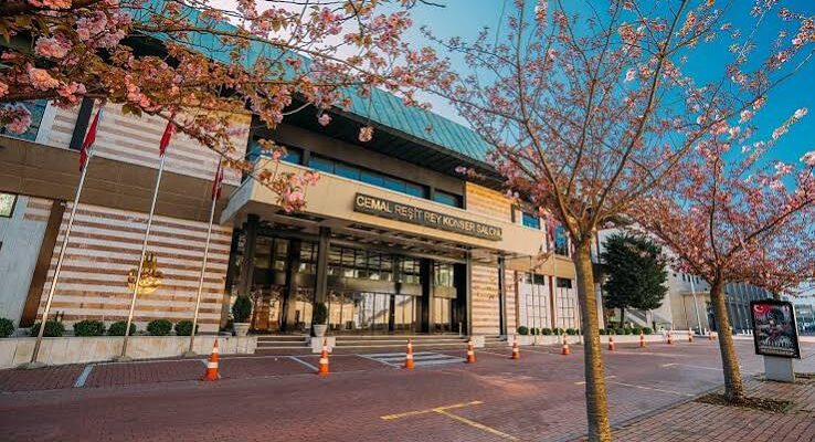 Cemal Reşit Rey Konser Salonu, yenileme çalışmalarının ardından açıldı: Cemal Reşit Rey Konser Salonu, yenileme çalışmalarının ardından açıldı: